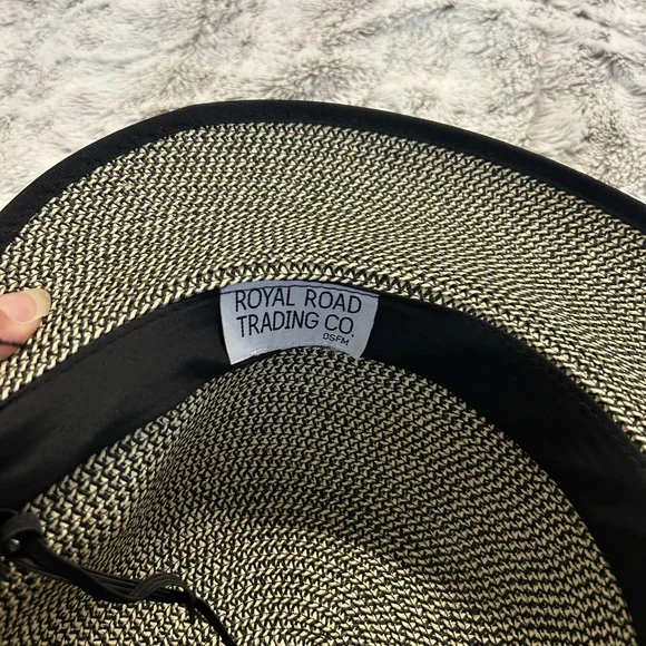 Woven sun hat - Picture 3 of 3